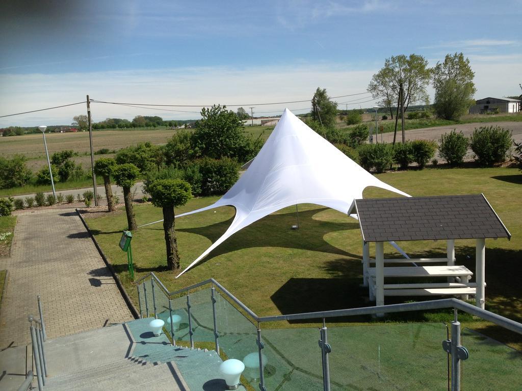 Ak 1 Hotel Ducherow Exterior foto